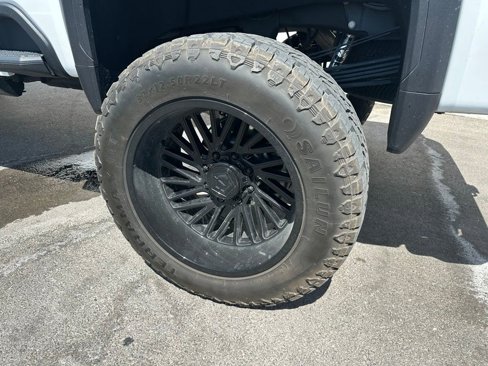 Used 2025 GMC Sierra 3500 AT4 w/ AT4 Premium Plus Package image 8