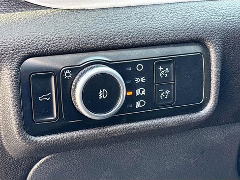 Used 2024 Ford Explorer XLT w/ Equipment Group 202A image 11