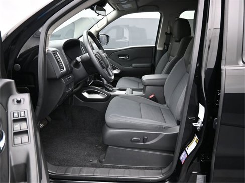 Used 2024 Nissan Frontier SV image 24