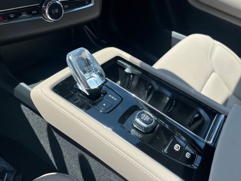 New 2026 Volvo XC90 B6 Plus w/ Protection Package Premier image 29