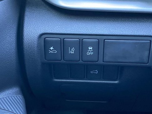 New 2024 Mitsubishi Eclipse Cross SEL image 17