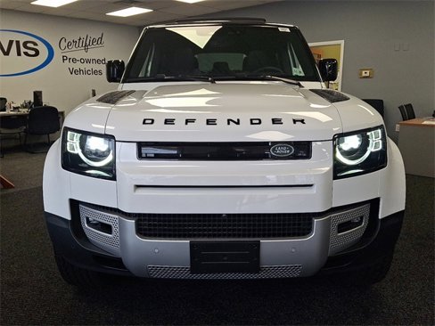 Used 2025 Land Rover Defender 110 S image 2