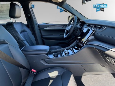 New 2025 Jeep Grand Cherokee L Limited image 15