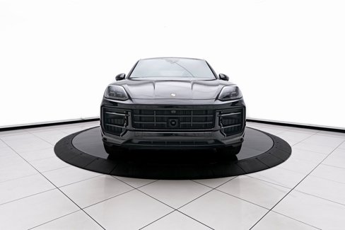 Used 2025 Porsche Cayenne GTS image 16