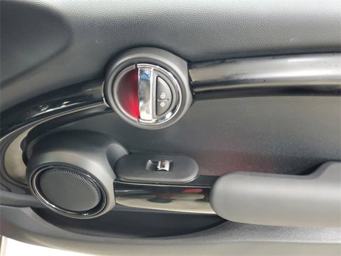 Used 2019 MINI Cooper S w/ Signature Upholstery Package image 29