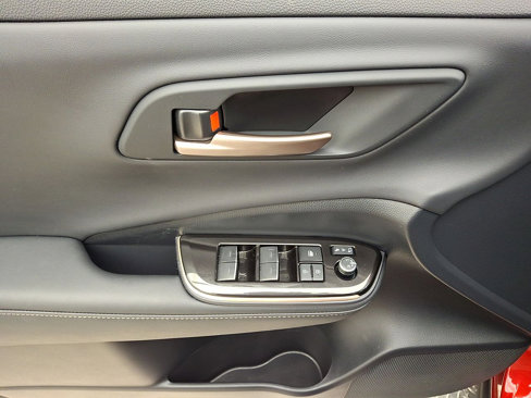 Used 2025 Toyota Crown XLE image 10