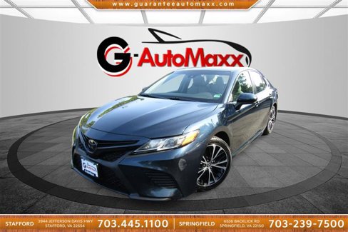 Used 2020 Toyota Camry SE image 1