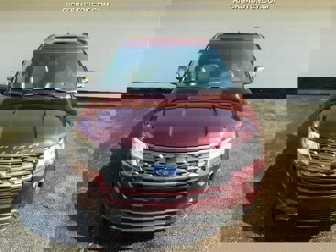 Used 2019 Ford Explorer XLT w/ Equipment Group 202A image 3