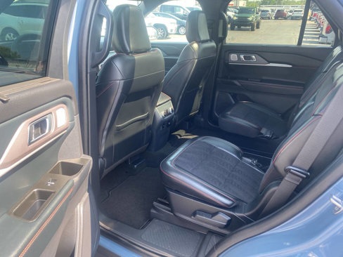 Used 2025 Ford Explorer ST image 18