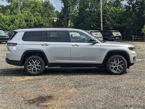 New 2025 Jeep Grand Cherokee L Limited image 2