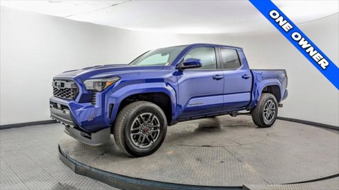 Used 2024 Toyota Tacoma TRD Sport image 2