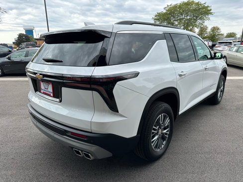 Used 2025 Chevrolet Traverse LT image 7