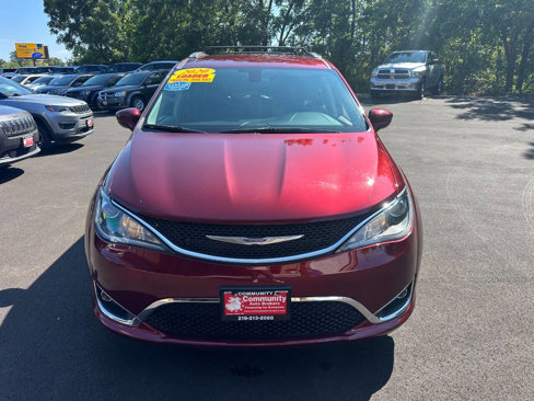 Used 2020 Chrysler Pacifica Touring-L image 2