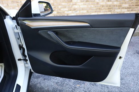 Used 2023 Tesla Model Y Long Range image 22