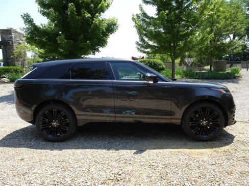 New 2026 Land Rover Range Rover Velar Dynamic SE image 13