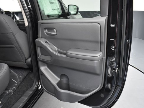 New 2026 Nissan Frontier S image 9