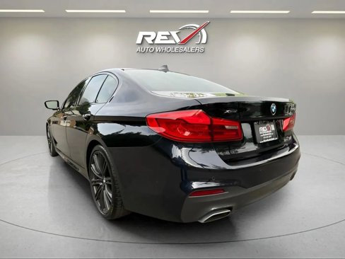 Used 2018 BMW 540i xDrive w/ M Sport Package image 3