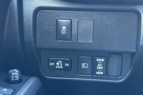 Used 2021 Toyota Tacoma TRD Off-Road image 38