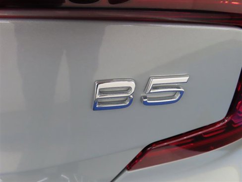 Used 2025 Volvo S60 B5 Core image 15