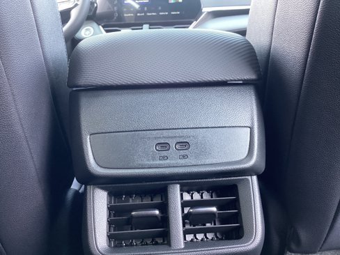 New 2026 Chevrolet Equinox LT w/ Convenience Package II image 34