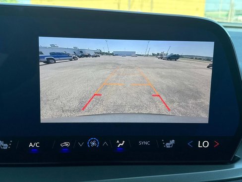 New 2026 Chevrolet Traverse LT image 13