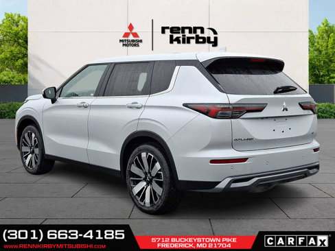 New 2025 Mitsubishi Outlander SE image 3