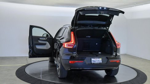 Certified 2025 Volvo XC40 B5 Plus w/ Climate Package image 26