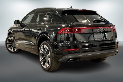 Certified 2025 Audi Q8 Premium image 12
