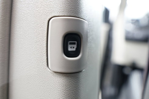 Used 2015 Chrysler Town & Country Touring-L w/ Driver Convenience Group image 37
