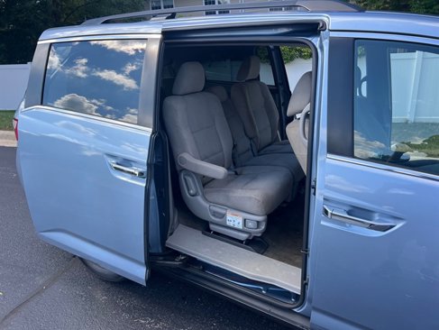Used 2012 Honda Odyssey EX image 37