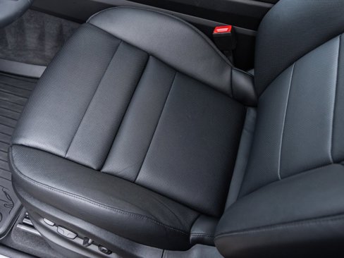 Used 2025 Porsche Cayenne image 24