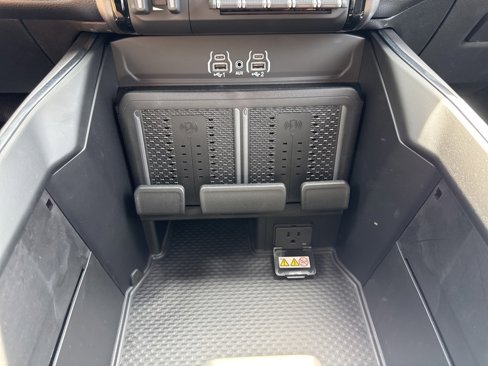 New 2026 RAM 2500 Laramie w/ Sport Appearance Package image 9