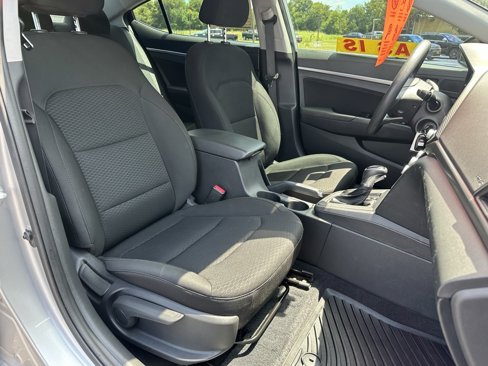 Used 2020 Hyundai Elantra SEL w/ Convenience Package (C2) image 16