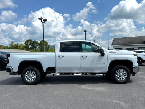 Used 2025 Chevrolet Silverado 3500 LTZ w/ LTZ Plus Package image 4