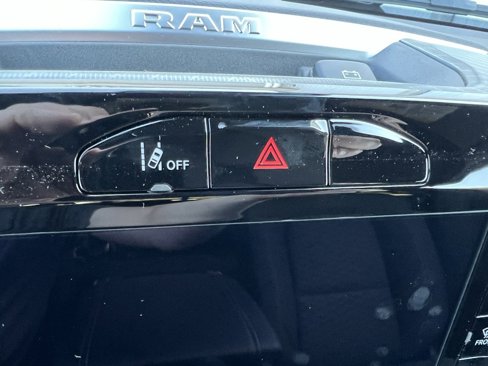 New 2026 RAM 1500 4x4 Crew Cab image 43