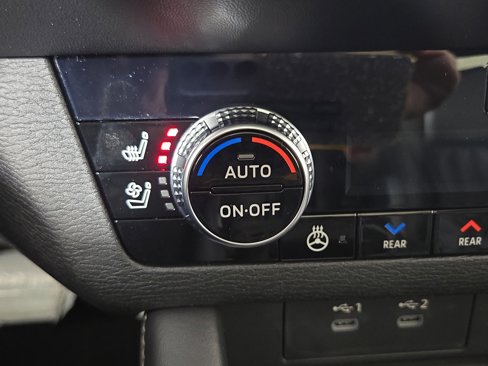 New 2025 Mitsubishi Outlander SEL image 26
