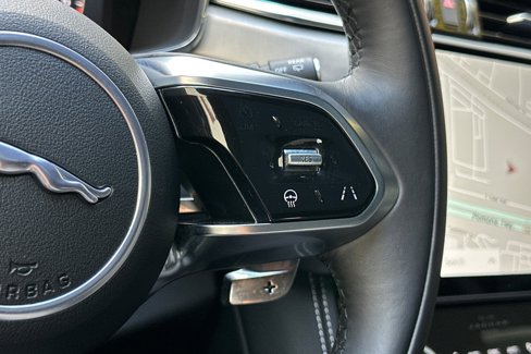 Used 2025 Jaguar F-PACE R-Dynamic S image 29