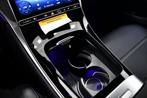 New 2025 Mercedes-Benz GLC 300 4MATIC image 12