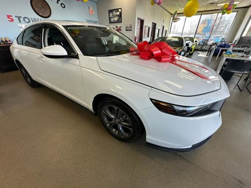 Used 2023 Honda Accord EX image 15