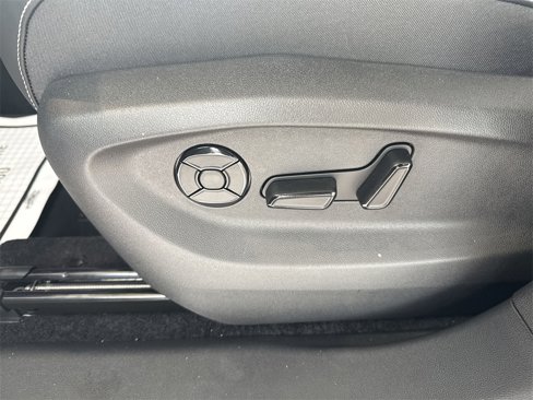 New 2025 Volkswagen Tiguan SE R-Line image 10