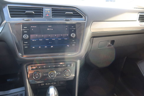 Used 2018 Volkswagen Tiguan SE image 13