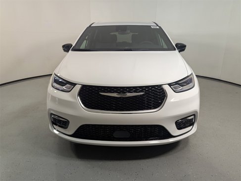 New 2026 Chrysler Pacifica Select image 2