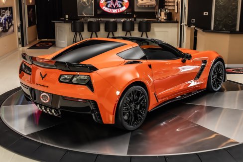 Used 2019 Chevrolet Corvette Z06 w/ Z07 Performance Package image 14