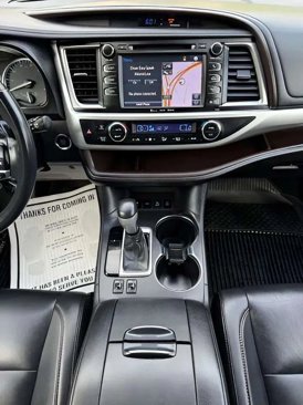 Used 2019 Toyota Highlander XLE image 15