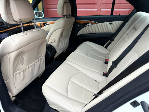 Used 2008 Mercedes-Benz E 550 4MATIC Sedan image 24