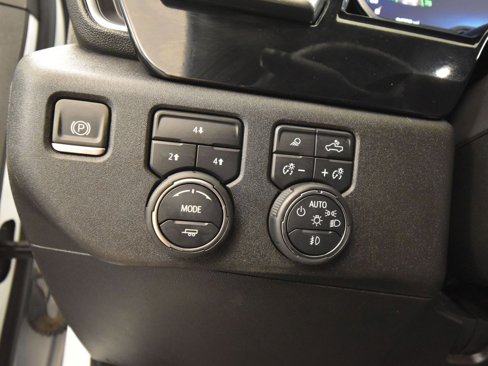 Used 2024 Chevrolet Silverado 2500 LT w/ Convenience Package image 38