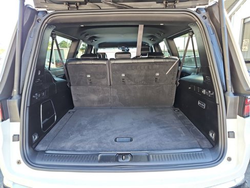 Used 2024 Jeep Wagoneer L Series III w/ Flexible Seating Group image 34