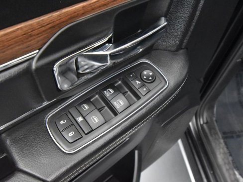 Used 2016 RAM 1500 Laramie w/ Convenience Group image 19