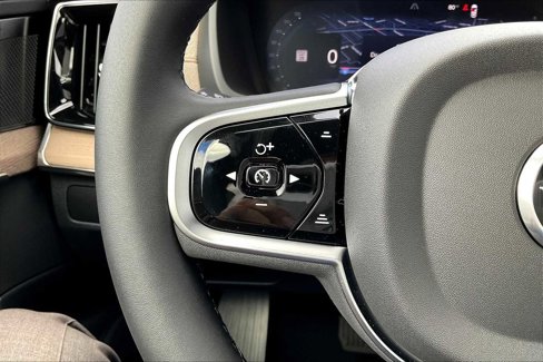 New 2026 Volvo XC90 B6 Plus w/ Protection Package Premier image 17