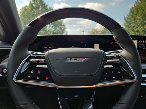 New 2026 Cadillac Lyriq V image 18